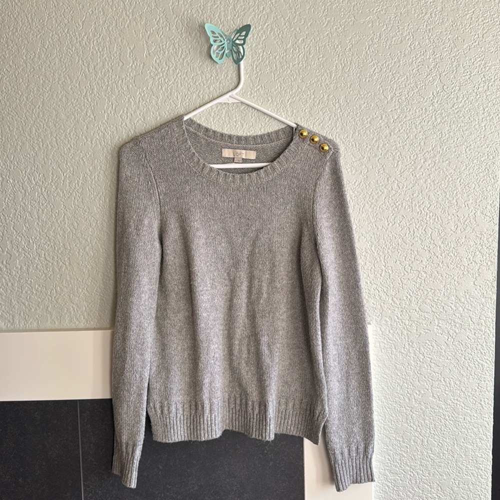 Go button gray sweater
